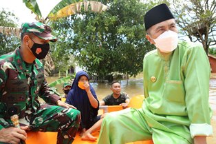 Pemukiman Padat Penduduk di Pekanbaru Diterjang Luapan Banjir, Pemrov Riau Rencanakan Normalisasi